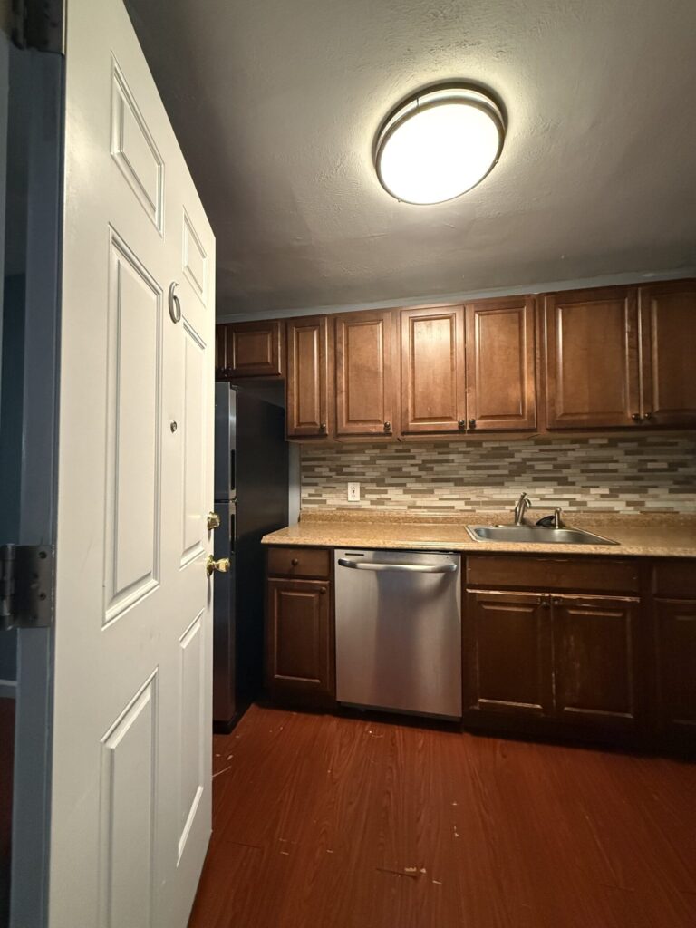 312 Westcott St Apartment 6 photo 2