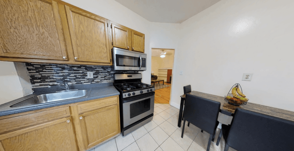 1526 East Genesee St Apartment 1 photo 5