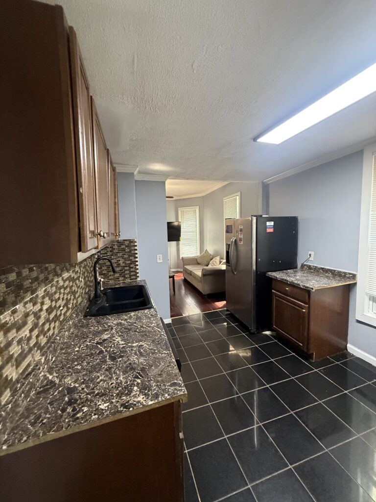 205 Lexington Ave Apt 1 photo 17