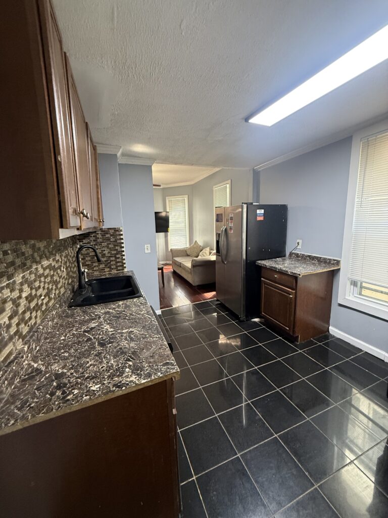 205 Lexington Ave Apt 1 photo 26