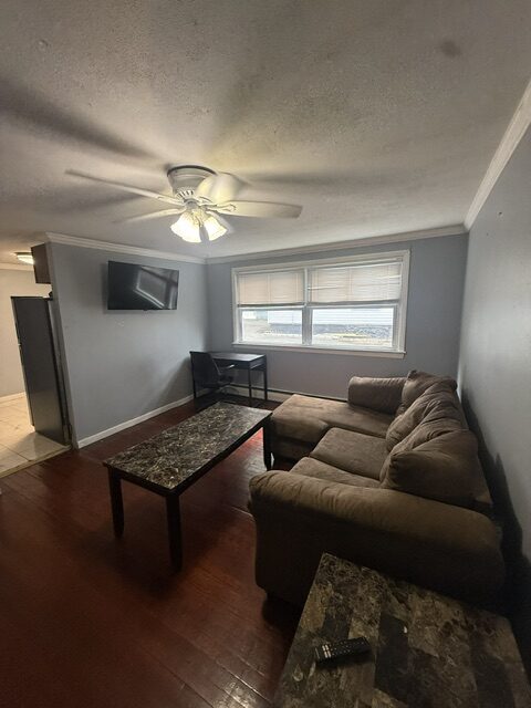 307 Columbus Ave Apartment 4 photo 3