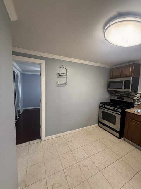 307 Columbus Ave Apartment 4 photo 6