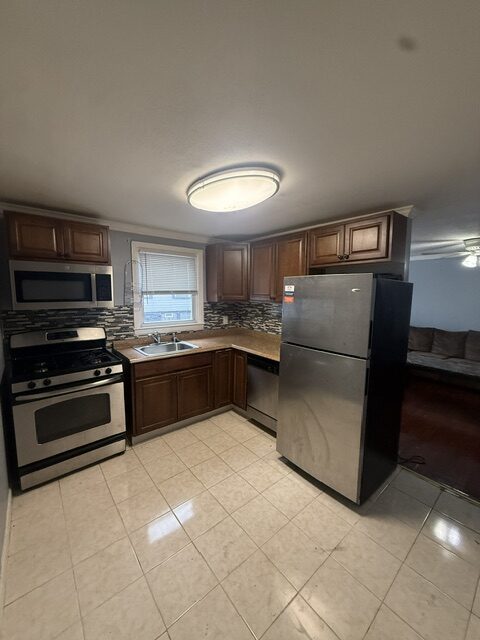 307 Columbus Ave Apartment 4 photo 7
