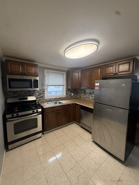 307 Columbus Ave Apartment 4 photo 8