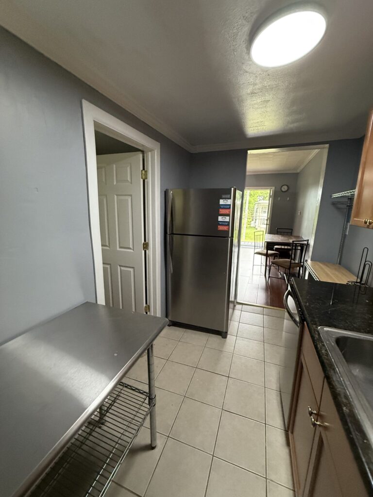 1436 East Genesee St Apartment 1 photo 13