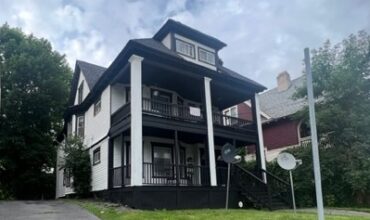 2319 East Genesee St Apartment 3