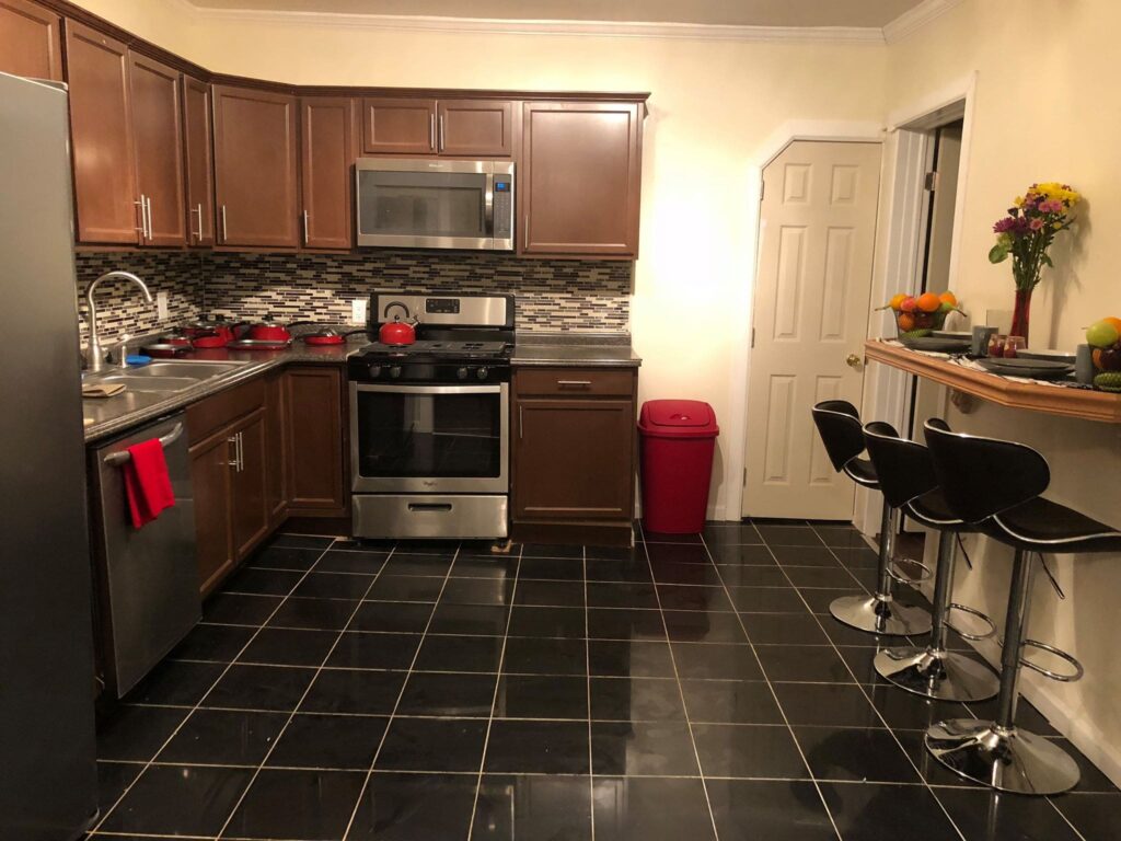 109 Ashworth Pl Apartment 1 photo 5