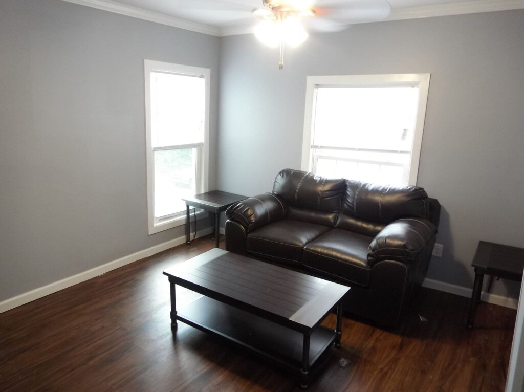 315 Walnut Ave Apartment 2 photo 3