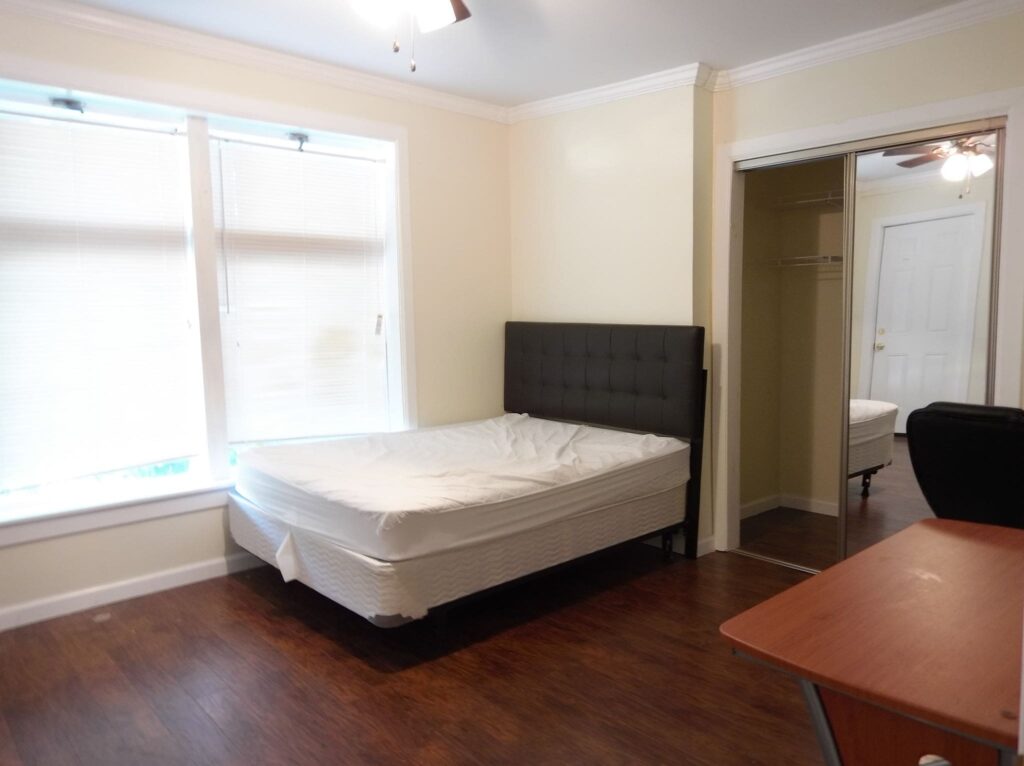210 Columbus Ave photo 4