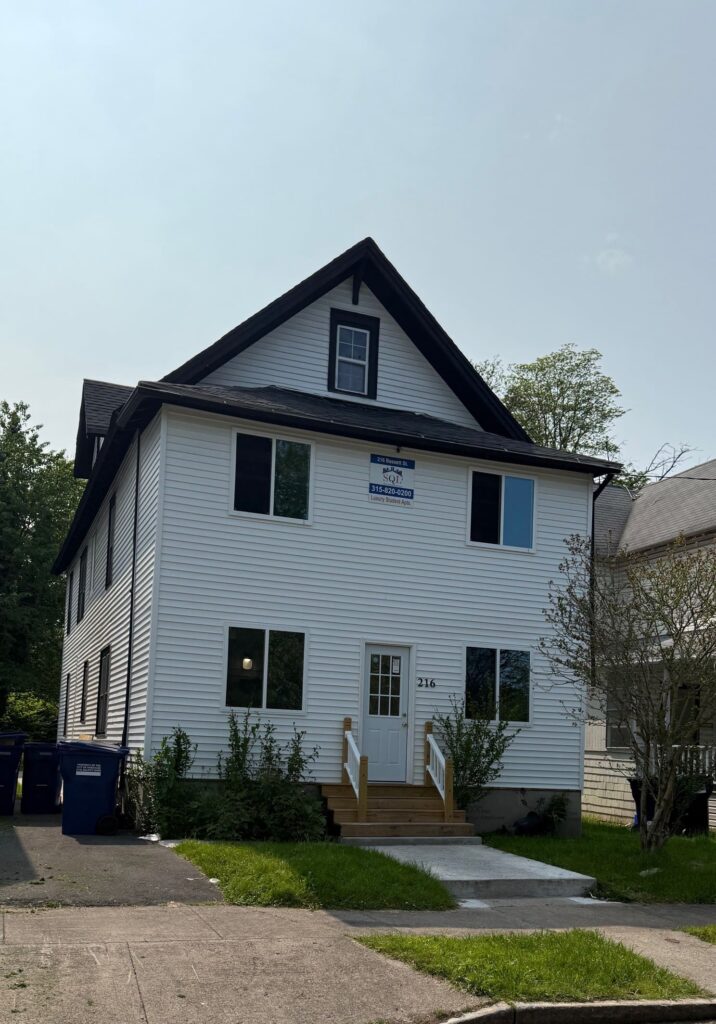 216 Bassett St Apartment 1 photo 2