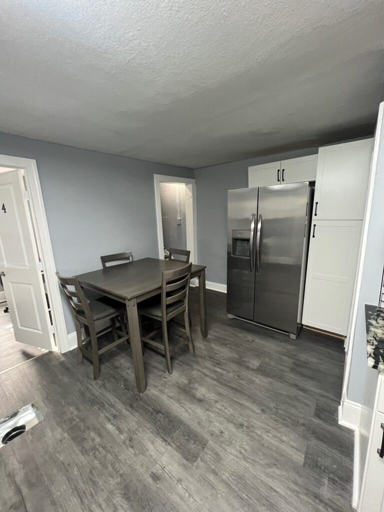 205 Ashworth Pl photo 4