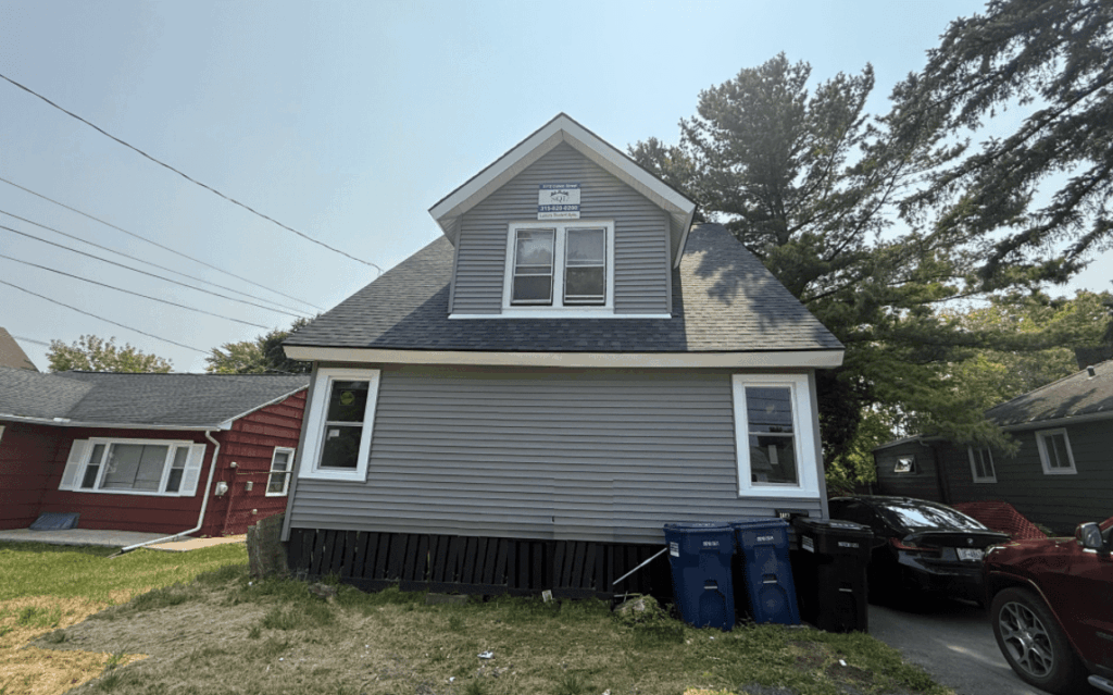 1112 East Colvin St photo 1