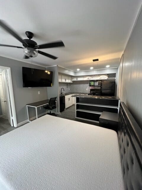 401 Smith St Unit B15 photo 3