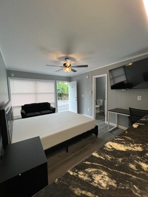 401 Smith St Unit B15 photo 15