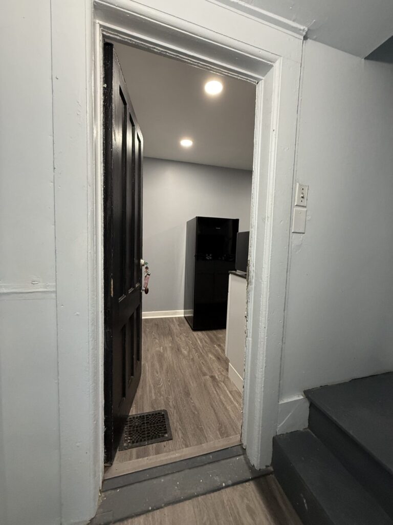 1211 Madison St Apartment 4 photo 2