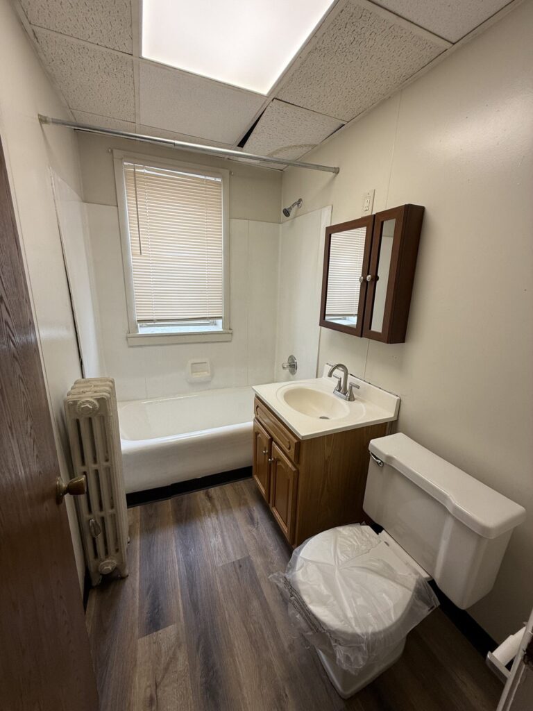 1108 E Genesee St Apt 104 photo 16