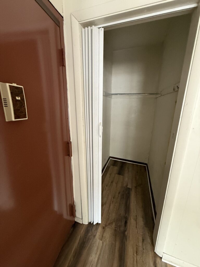 1108 E Genesee St Apt 110 photo 6