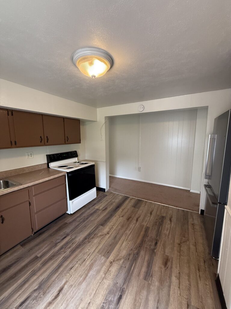 1108 E Genesee St Apt 102 photo 20