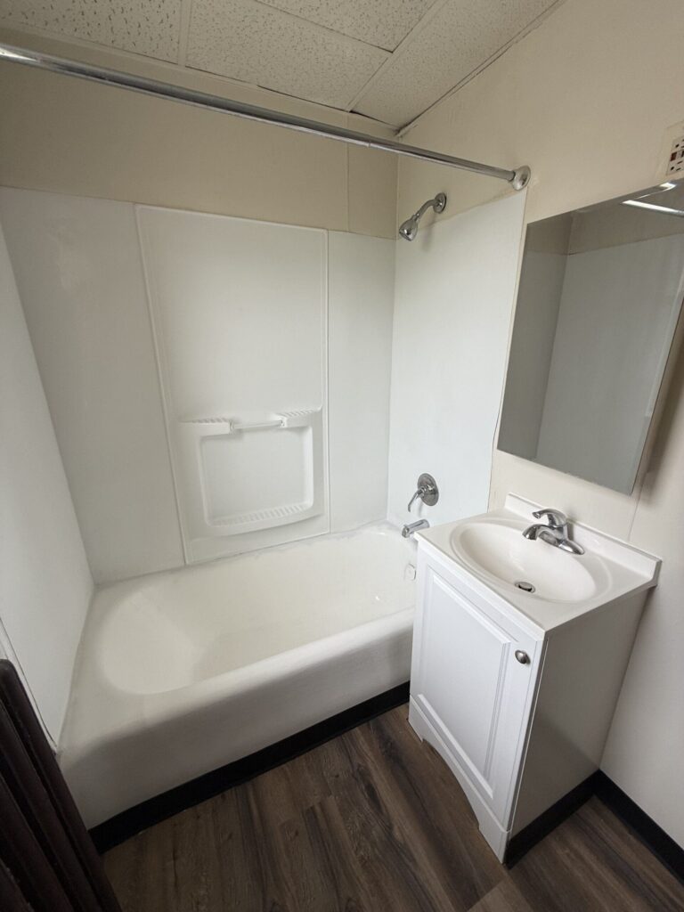 1108 E Genesee St Apt 209 photo 16