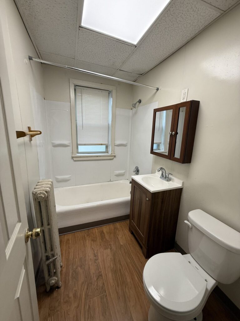 1108 E Genesee St Apt 305 photo 17