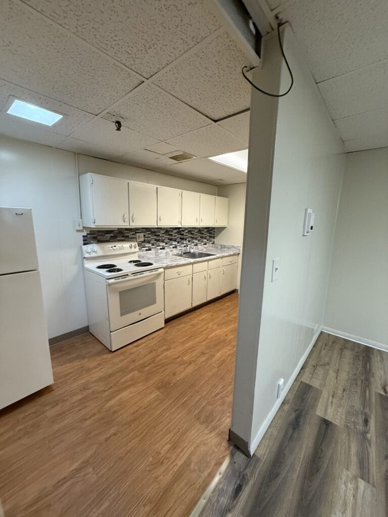 1108 E Genesee St Apt B10 photo 6