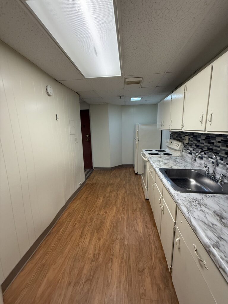 1108 E Genesee St Apt B10 photo 15