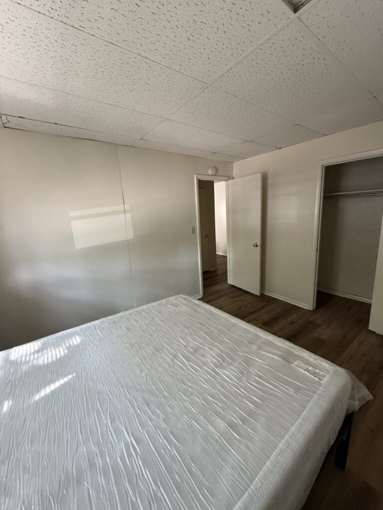 1108 E Genesee St Apt 105 photo 16