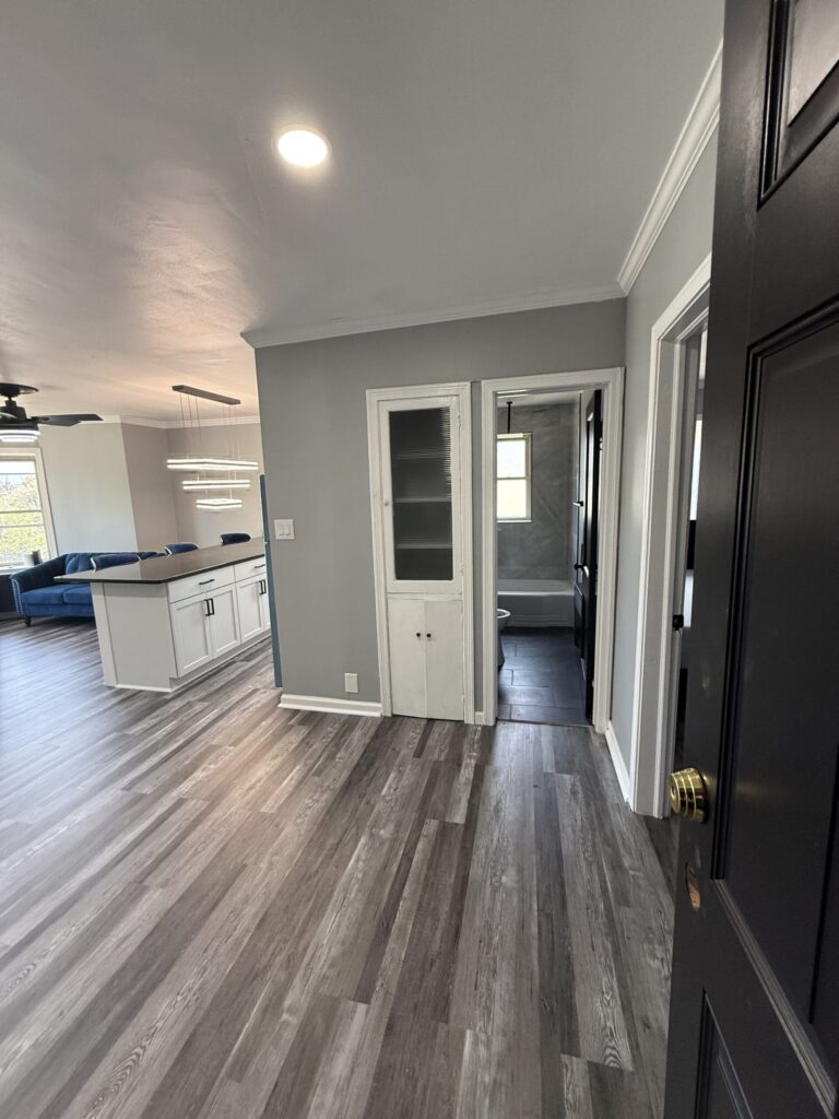 1114 E Genesee St Apt 8 photo 6
