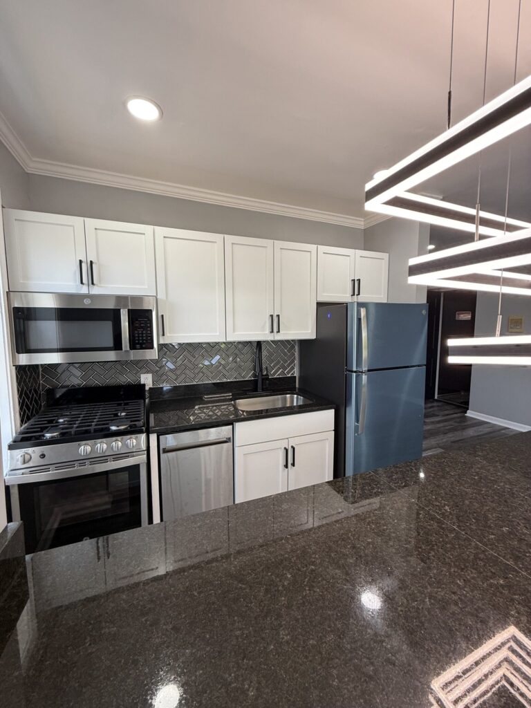 1114 E Genesee St Apt 8 photo 12