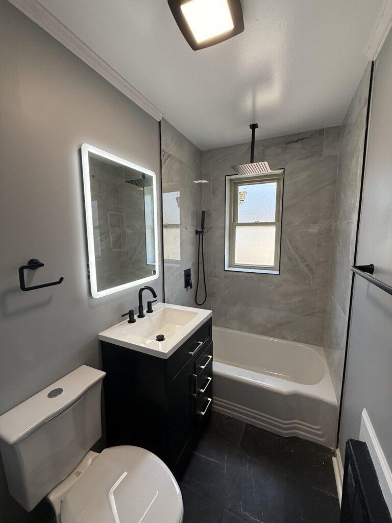 1114 E Genesee St Apt 8 photo 17