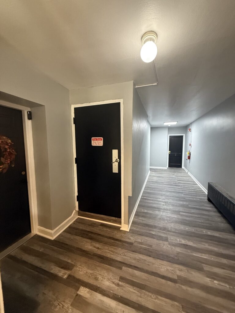 1114 E Genesee St Apt 2 photo 4