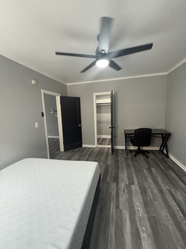 1114 E Genesee St Apt 5 photo 13