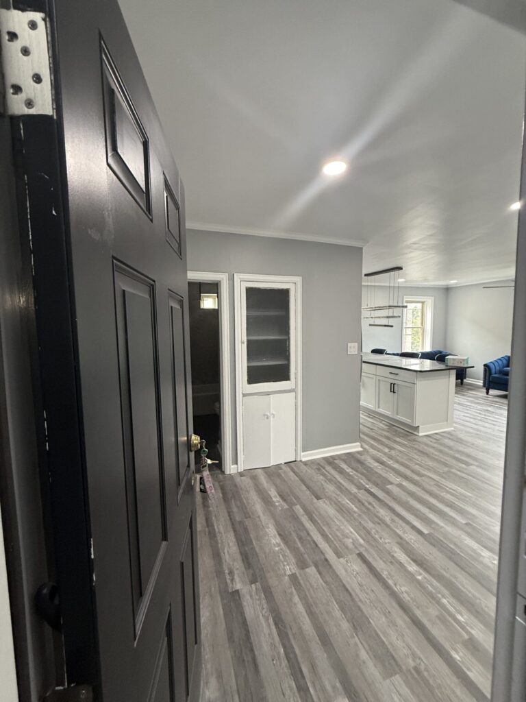 1114 E Genesee St Apt 1 photo 6