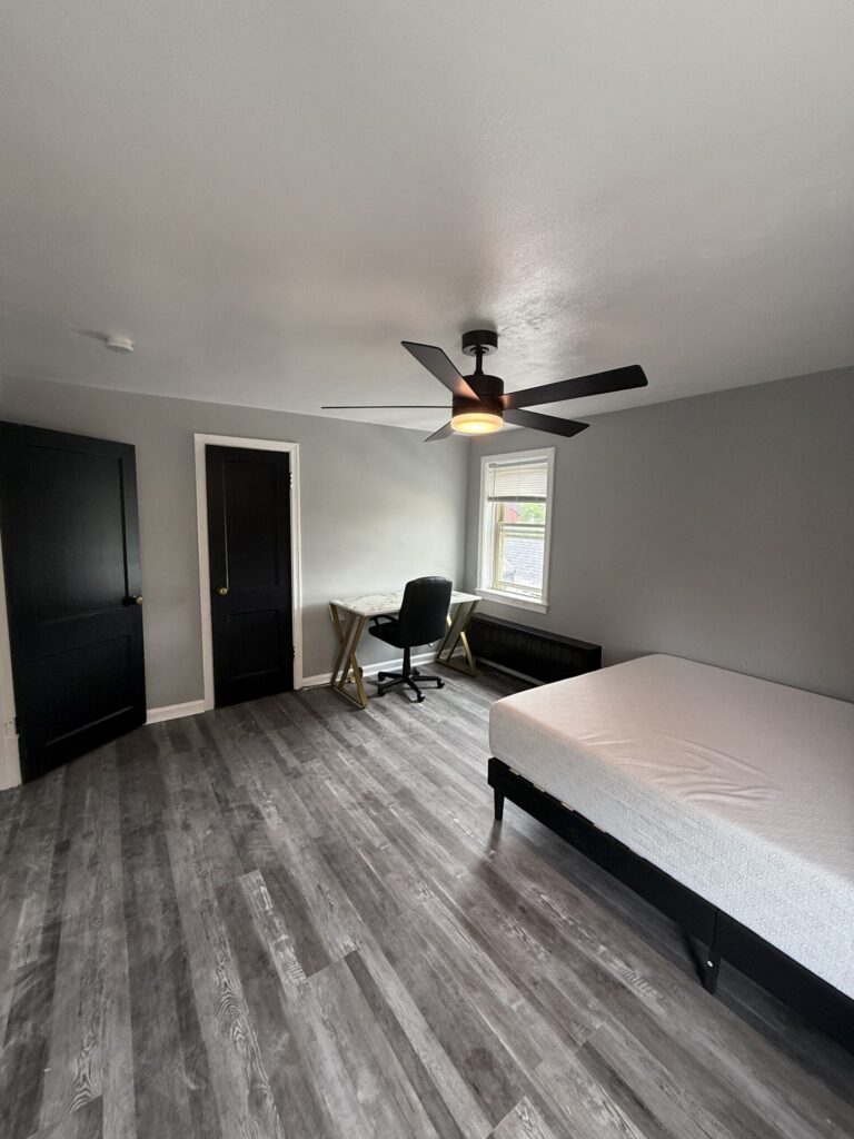1114 E Genesee St Apt 1 photo 12