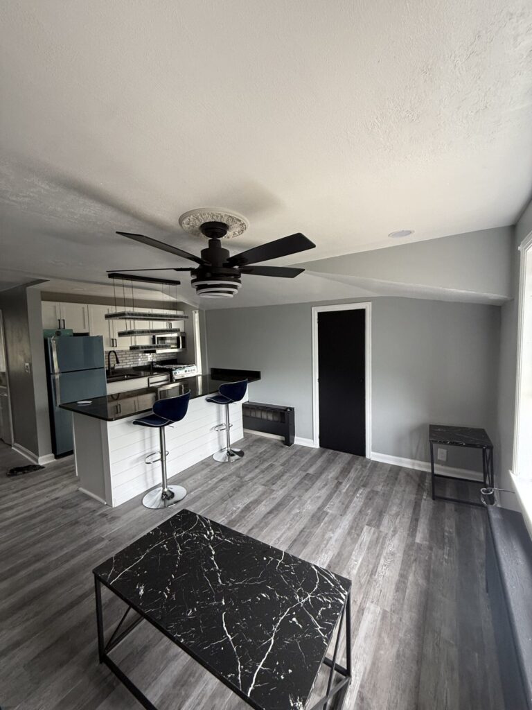 1114 E Genesee St Apt 1 photo 9