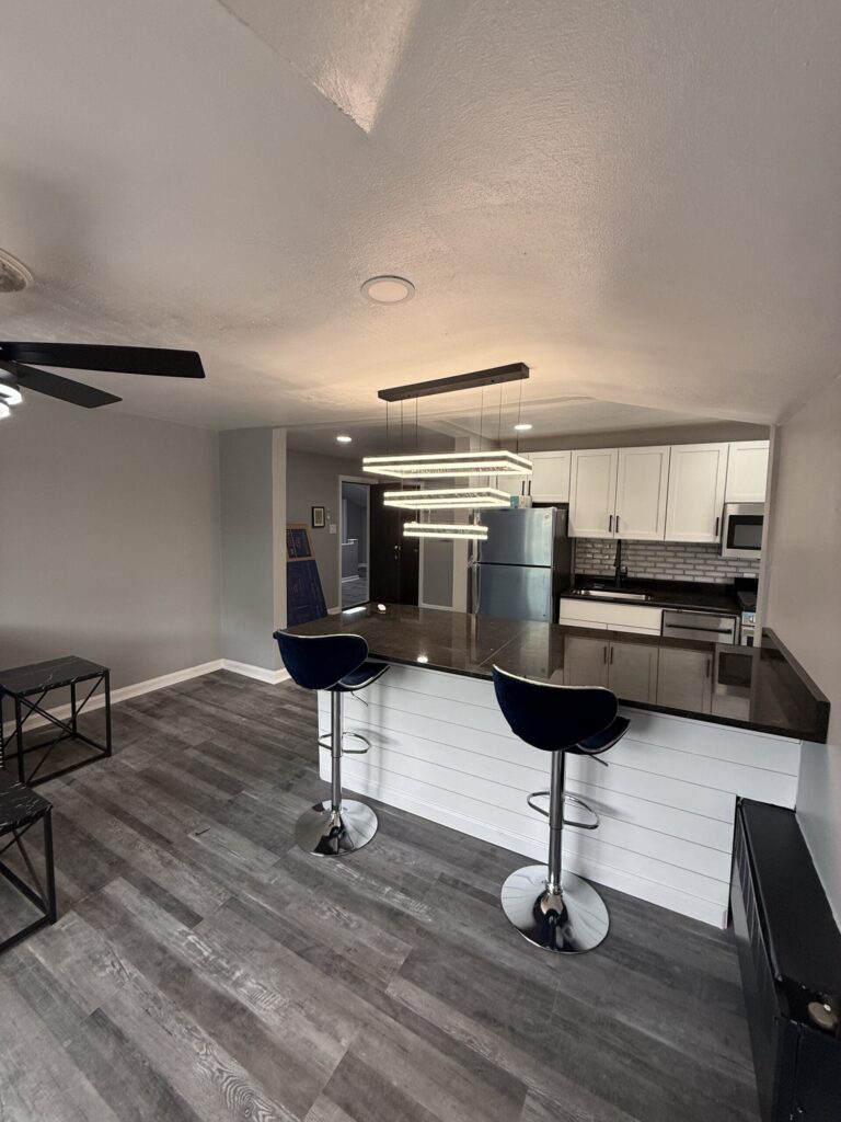 1114 E Genesee St Apt 1 photo 8