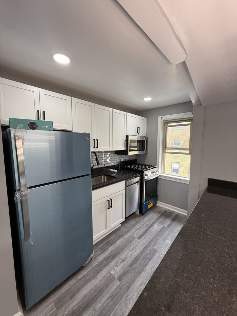 1114 E Genesee St Apt 1 photo 7