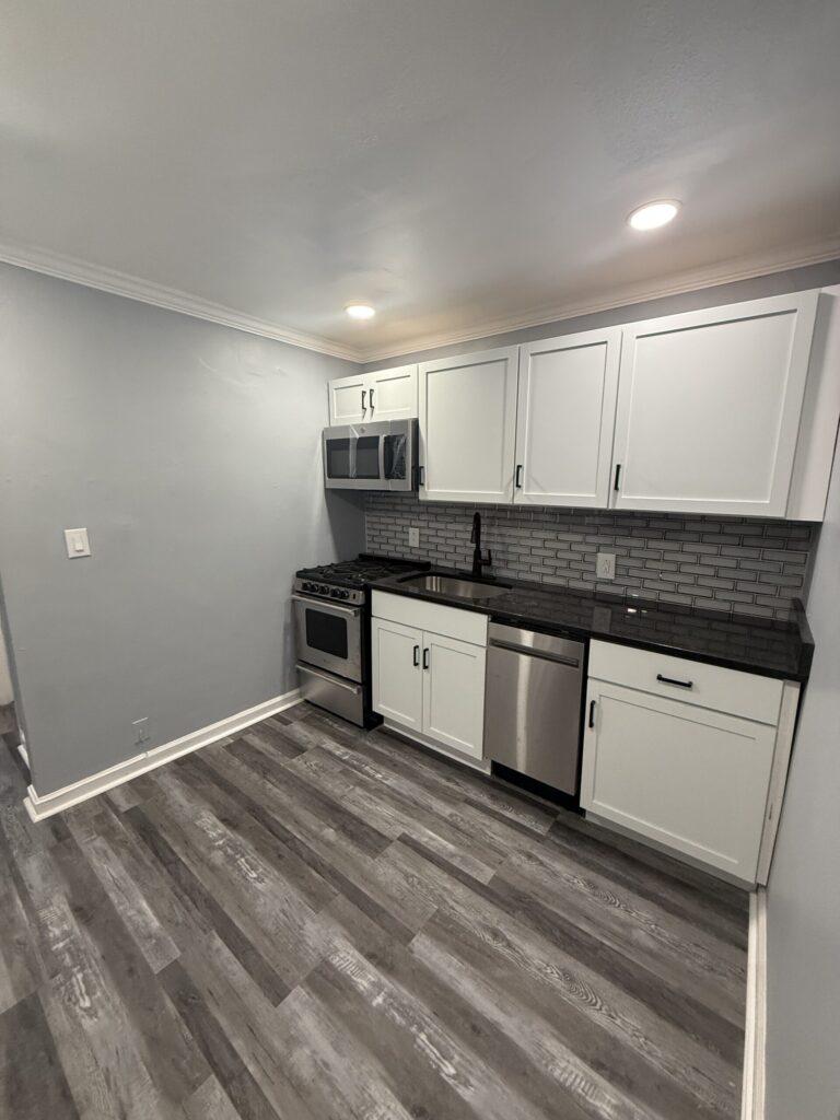1114 E Genesee St Apt 2 photo 9