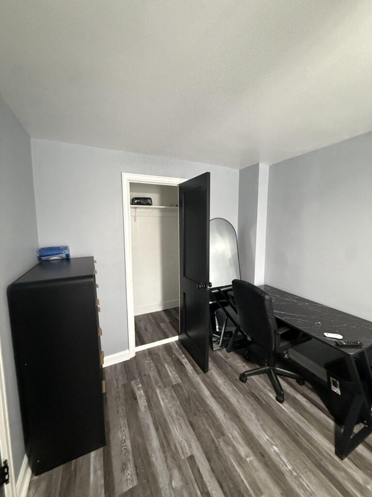 1114 E Genesee St Apt 10 photo 25