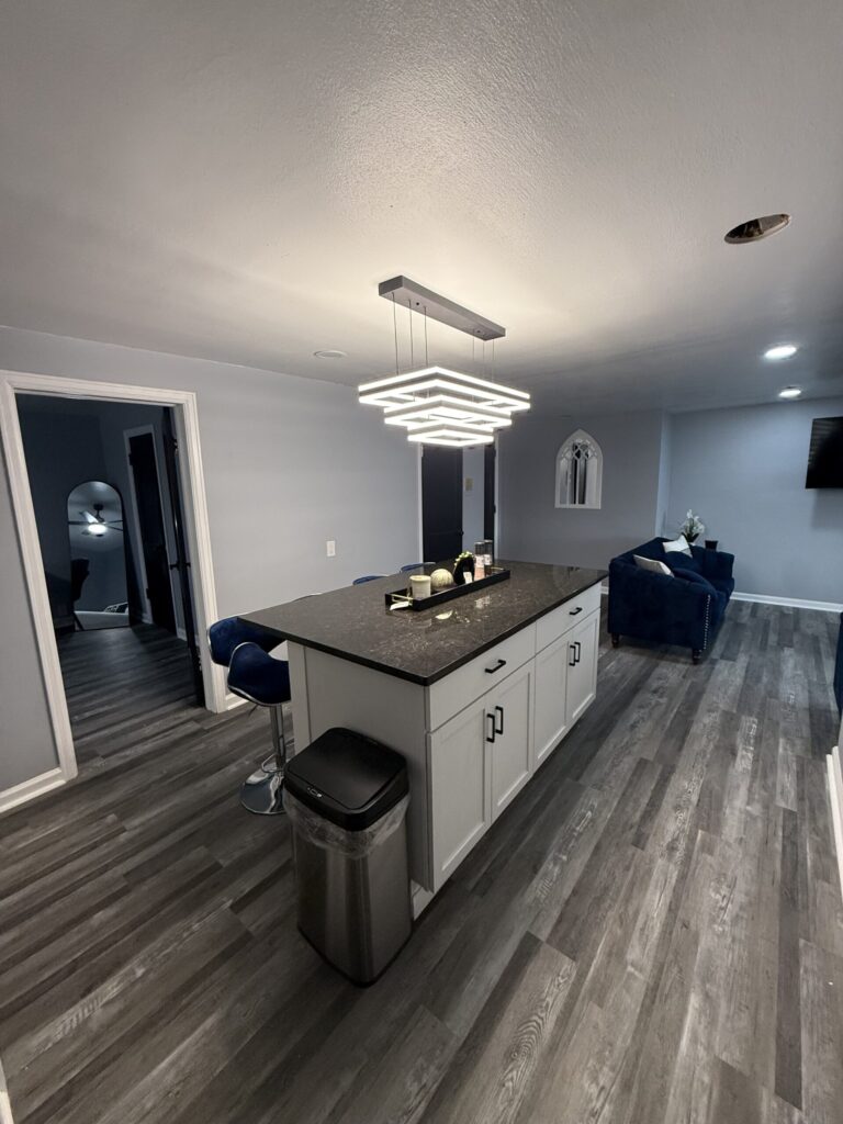 1114 E Genesee St Apt 10 photo 28