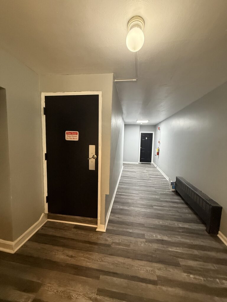 1114 E Genesee St Apt 9 photo 3