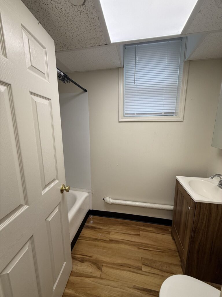 1108 E Genesee St Apt 101 photo 13