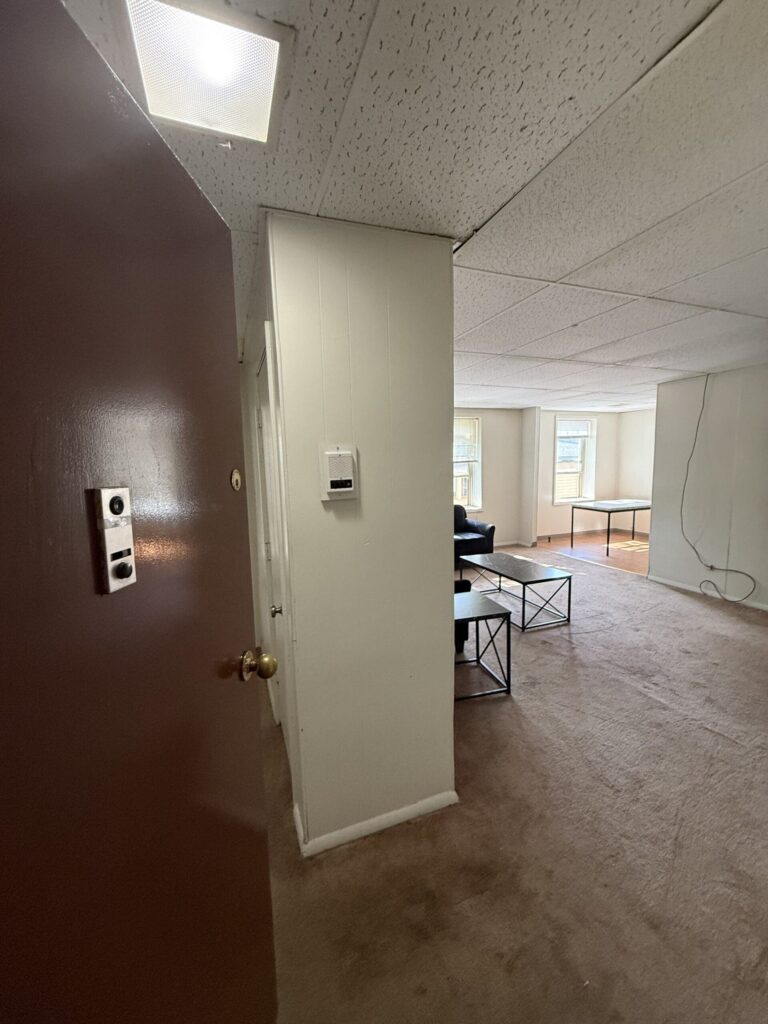 1108 E Genesee St Apt 205 photo 4