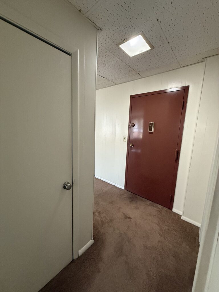 1108 E Genesee St Apt 205 photo 16