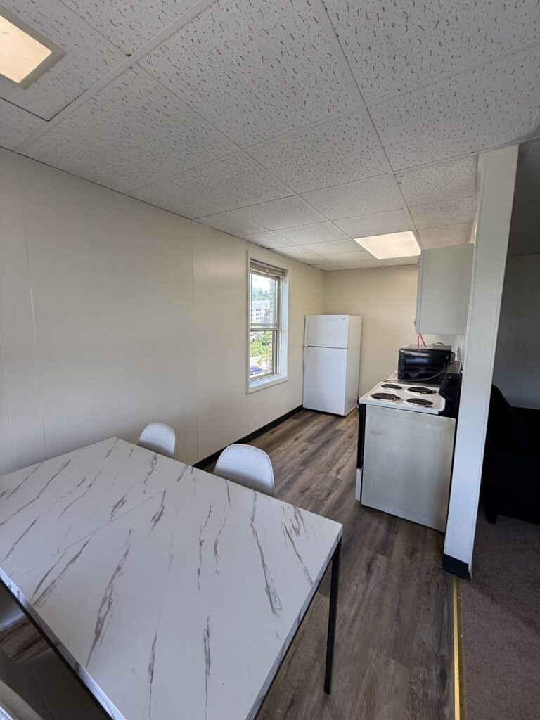 1108 E Genesee St Apt 202 photo 10