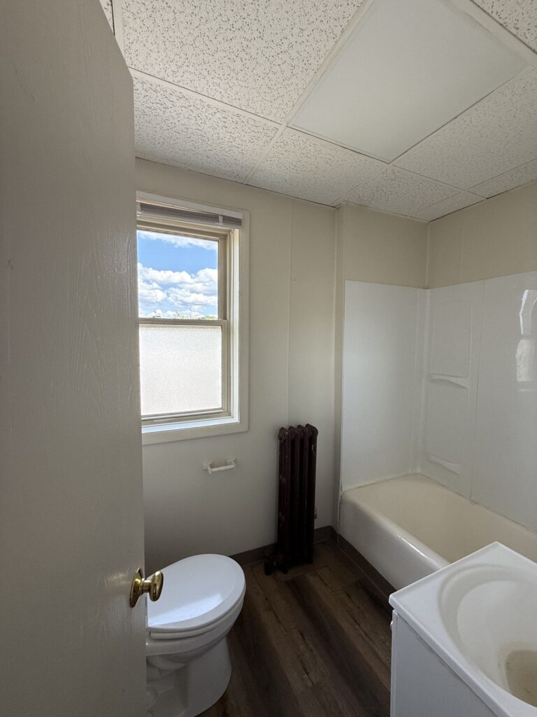 1108 E Genesee St Apt 202 photo 21