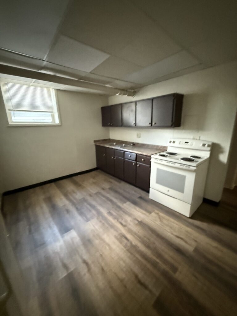 1108 E Genesee St Apt B2 photo 11