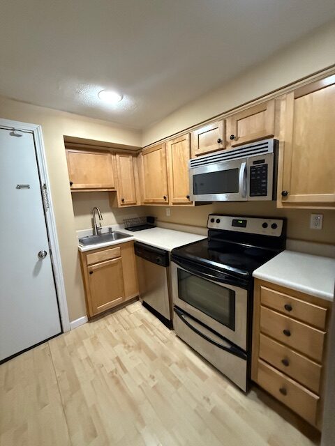 430 Columbus Ave Apt 1 photo 15